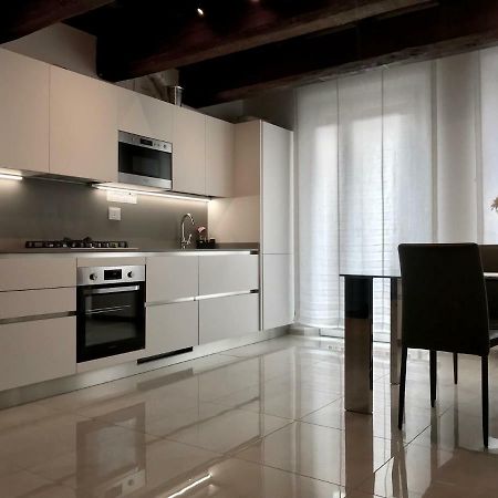 Moderno Affaccio Su Via Mazzini Apartment Ferrara Bagian luar foto