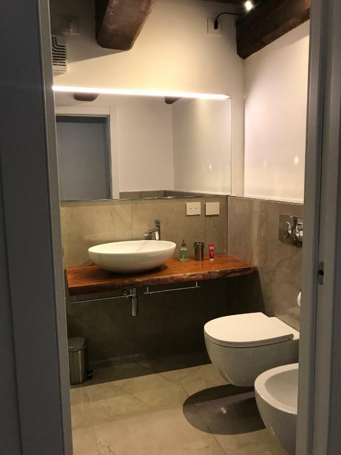 Moderno Affaccio Su Via Mazzini Apartment Ferrara Bagian luar foto