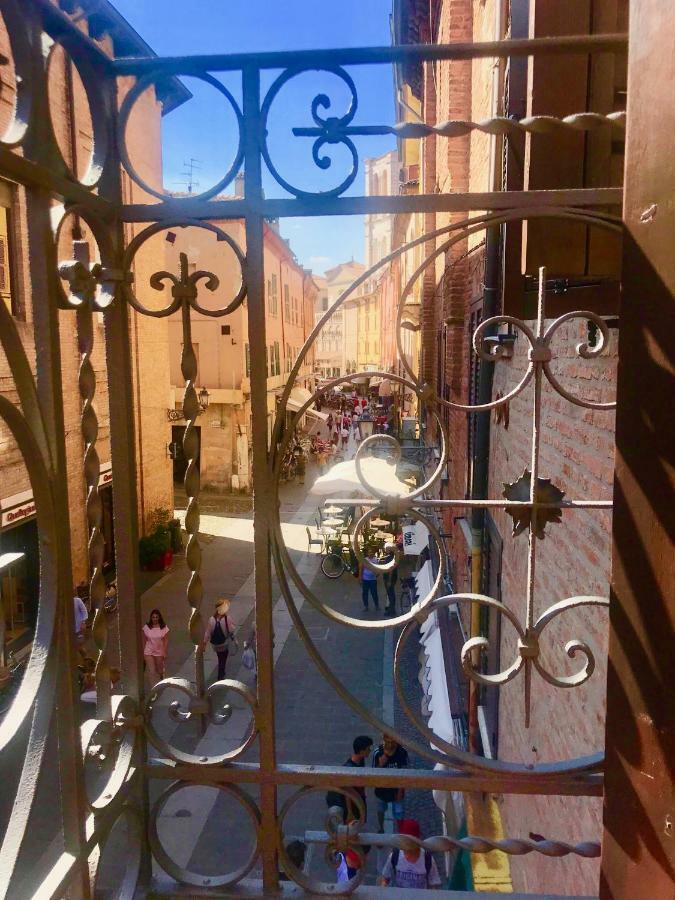 Moderno Affaccio Su Via Mazzini Apartment Ferrara Bagian luar foto