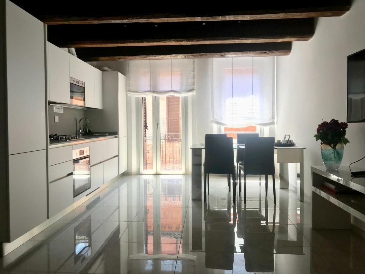 Moderno Affaccio Su Via Mazzini Apartment Ferrara Bagian luar foto