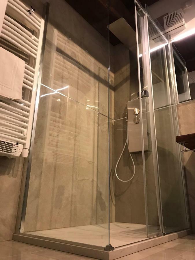 Moderno Affaccio Su Via Mazzini Apartment Ferrara Bagian luar foto