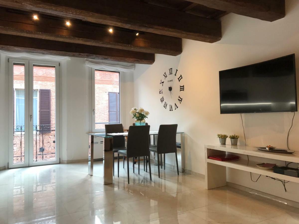 Moderno Affaccio Su Via Mazzini Apartment Ferrara Bagian luar foto
