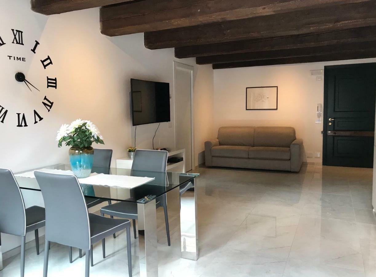 Moderno Affaccio Su Via Mazzini Apartment Ferrara Bagian luar foto